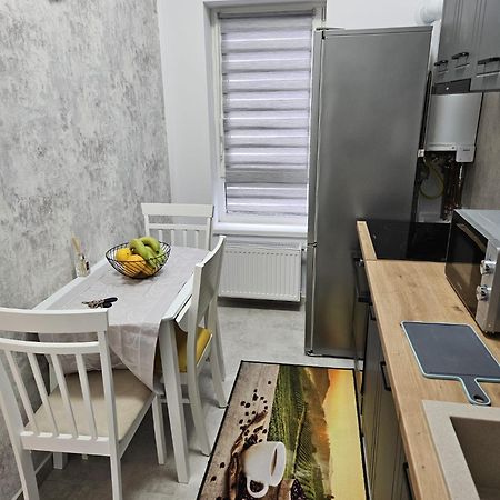 דירות בראשוב Garsoniera Gabrielle מראה חיצוני תמונה